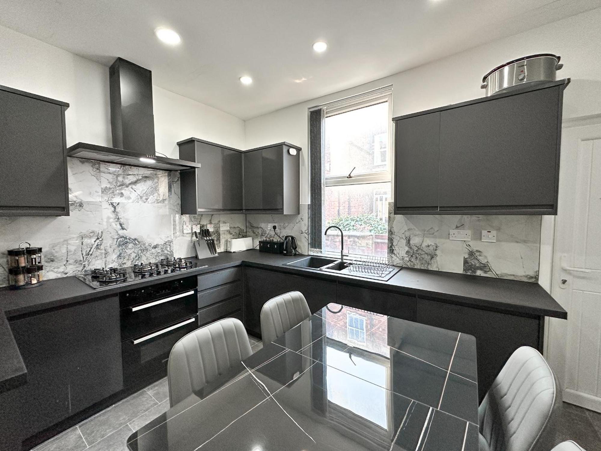 Large Home In Heart Of Bustling Levenshulme