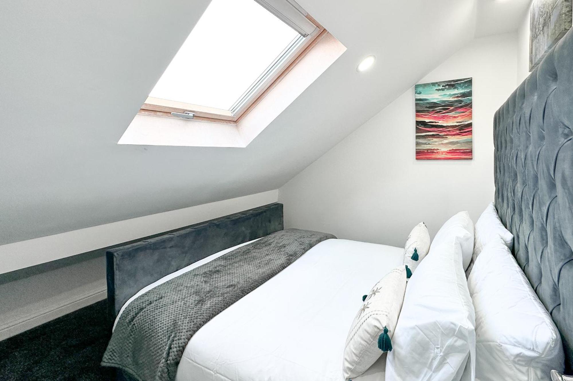 Large Home In Heart Of Bustling Levenshulme *