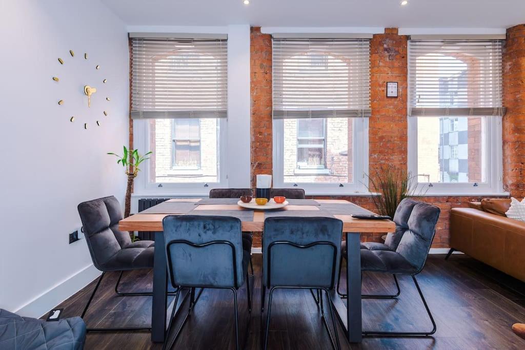 Incredible 3bed Townhouse, Rooftop Patio, Sleeps 6 Appartement