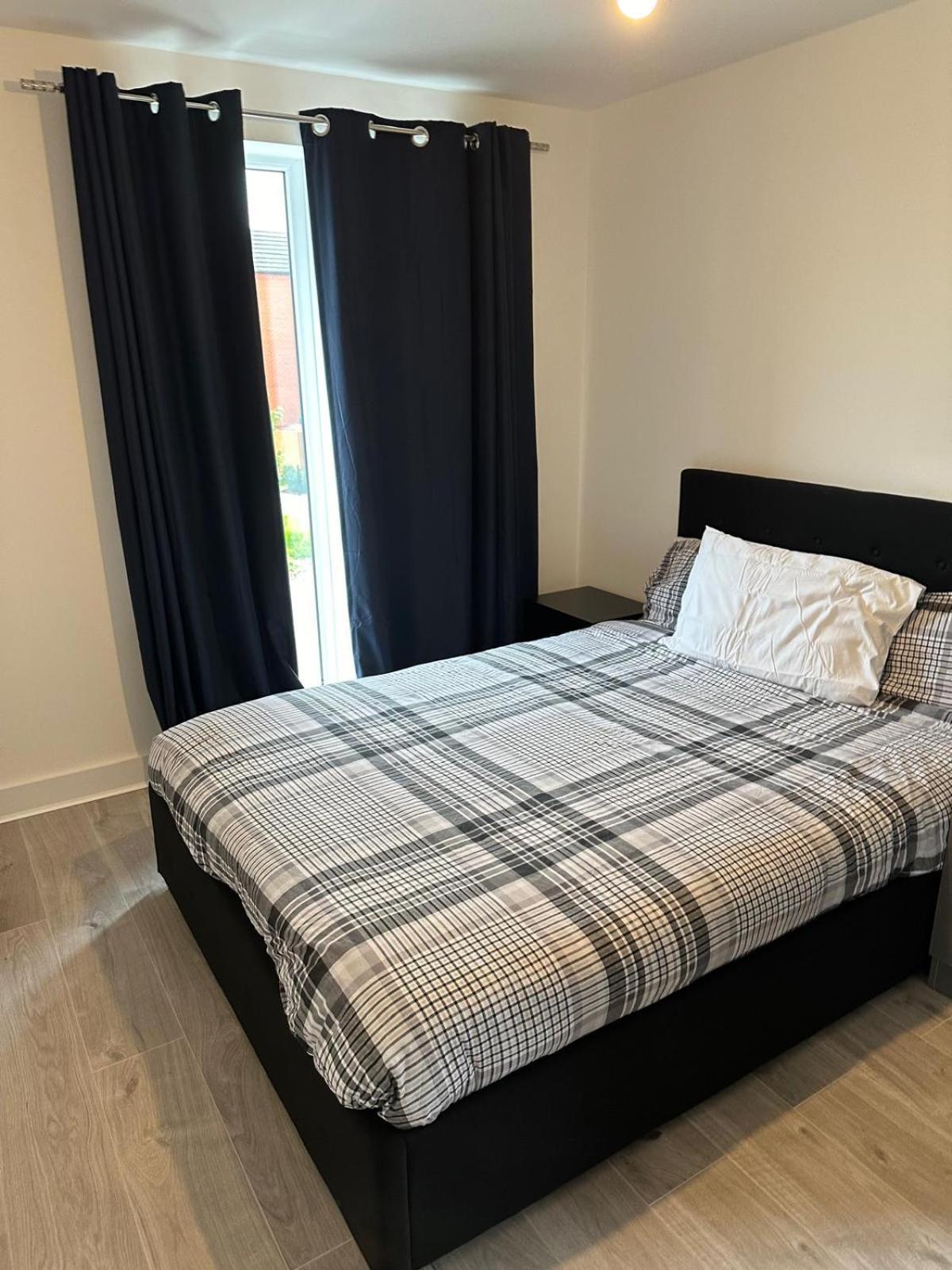 Lush King Ensuite In A Shared Manchester