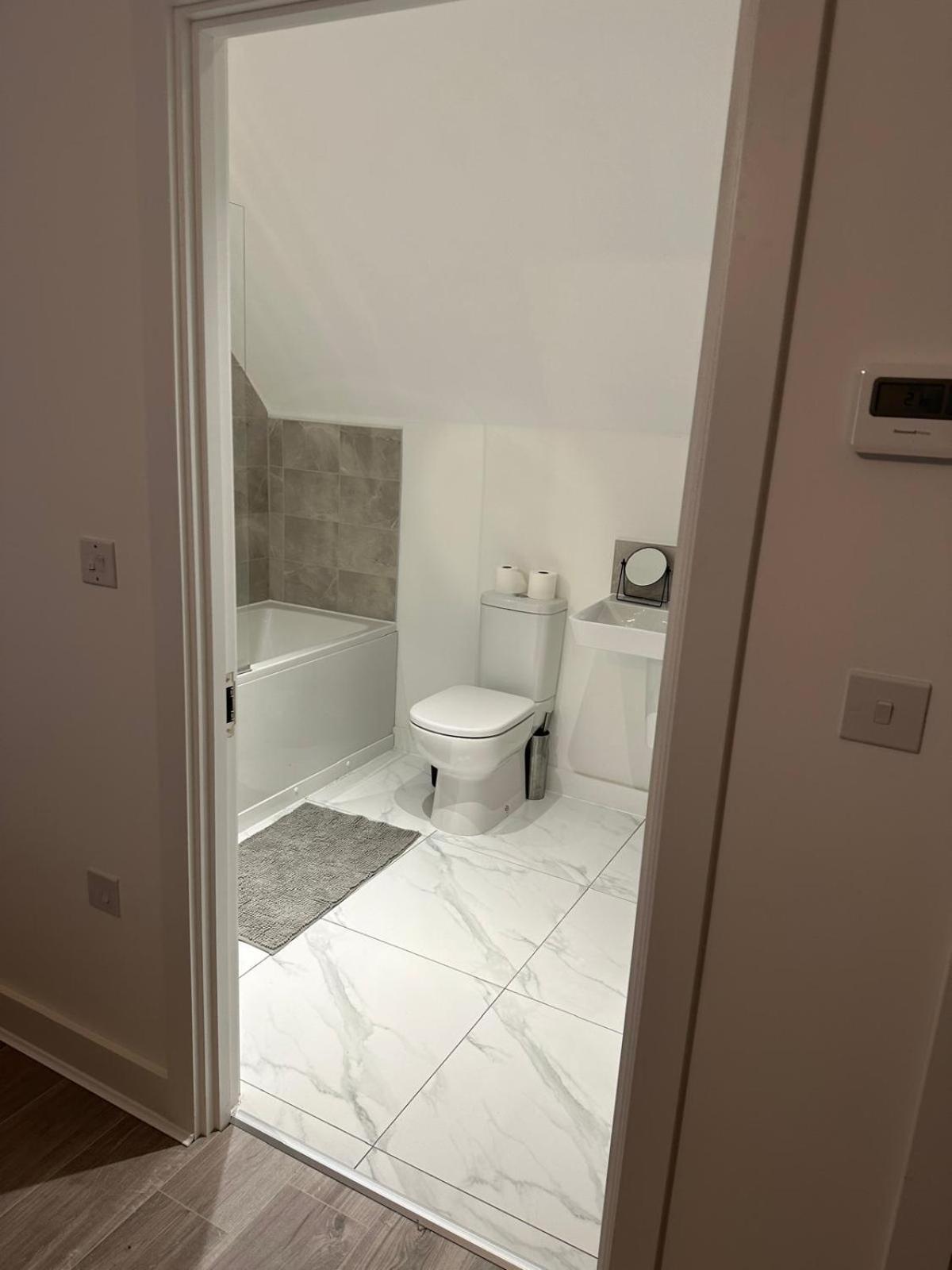 Apartment Lush King Ensuite In A Shared Manchester