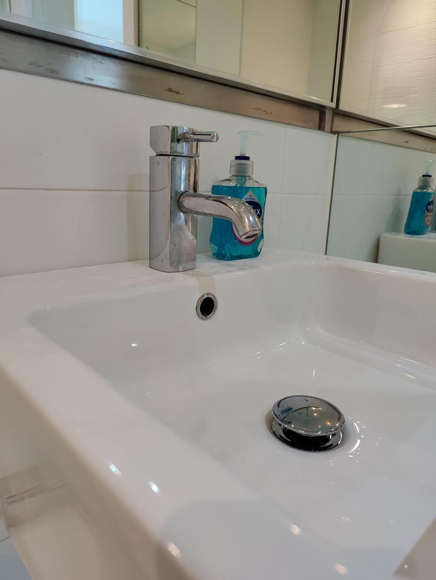 Free Private Parking - City Centre 2 Bedroom Ensuite Near Shopping & Financial Centre, Victoria Station & Ao Apartment