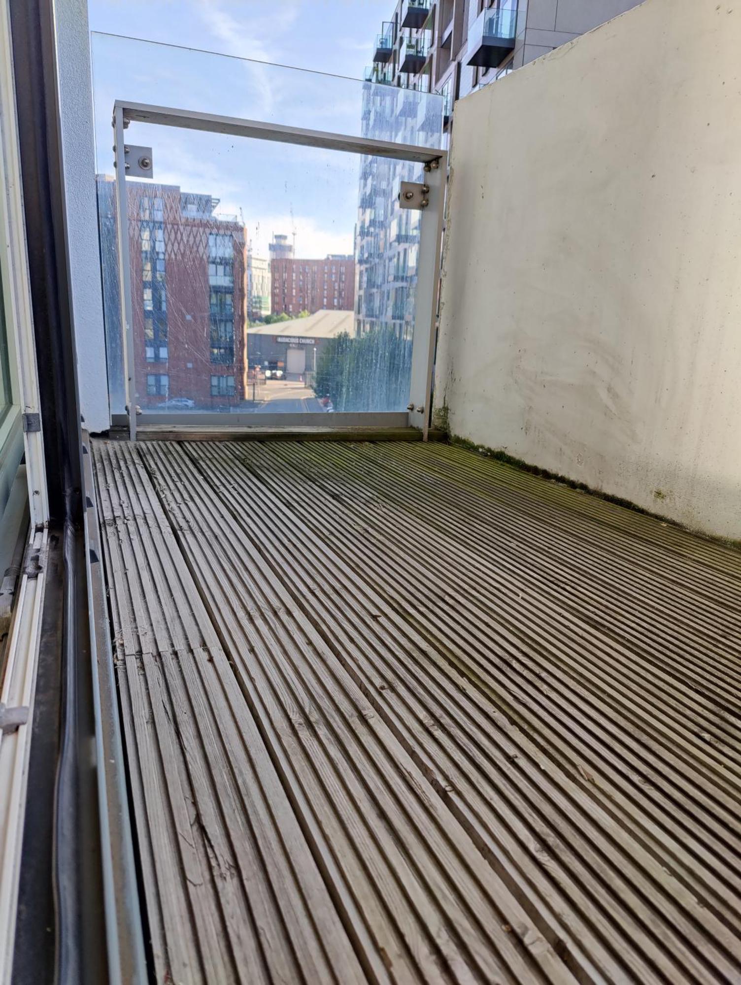Apartment Free Private Parking - City Centre 2 Bedroom Ensuite Near Shopping & Financial Centre, Victoria Station & Ao