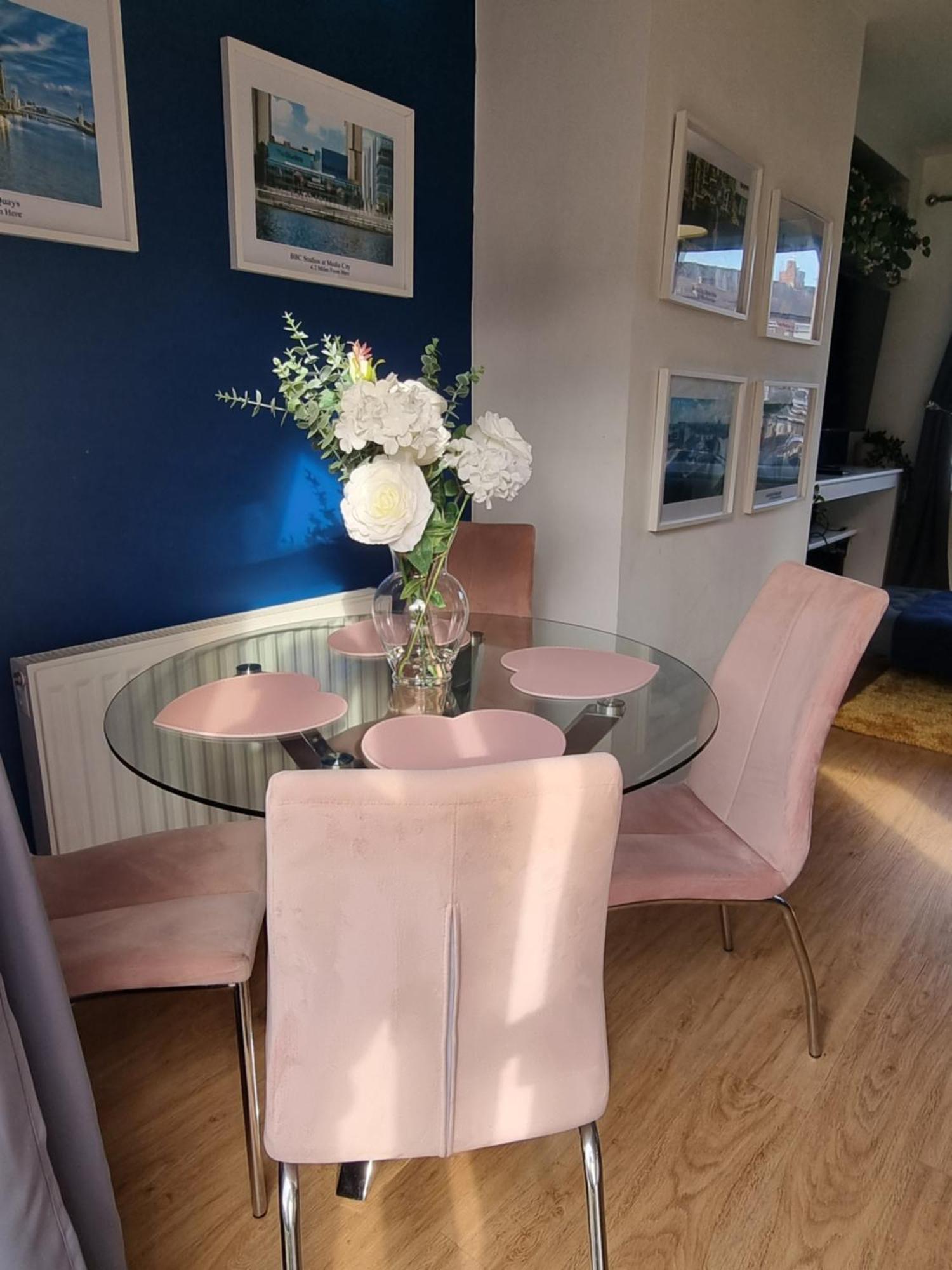 Holiday home The Heart - Cosy 3 Bedroom House With Double Driveway And Garden In *