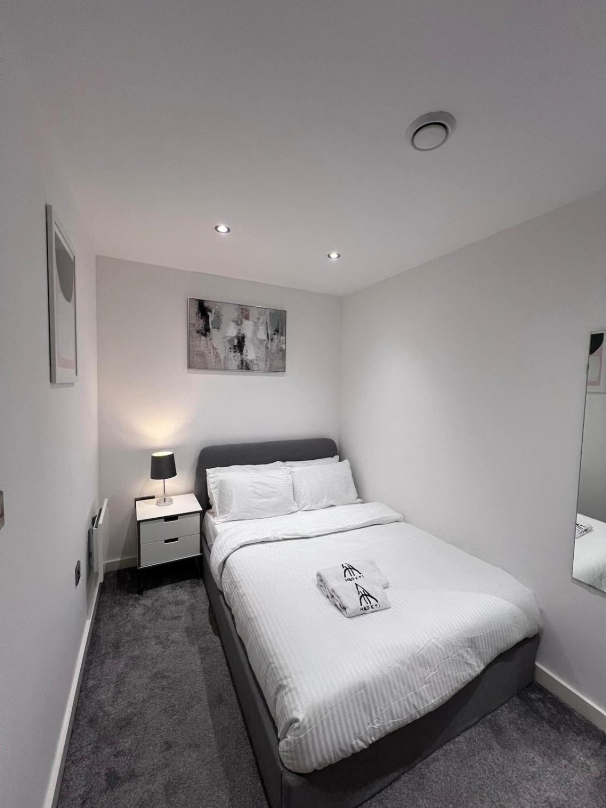 Hadeti Luxury Homes Apartment Manchester
