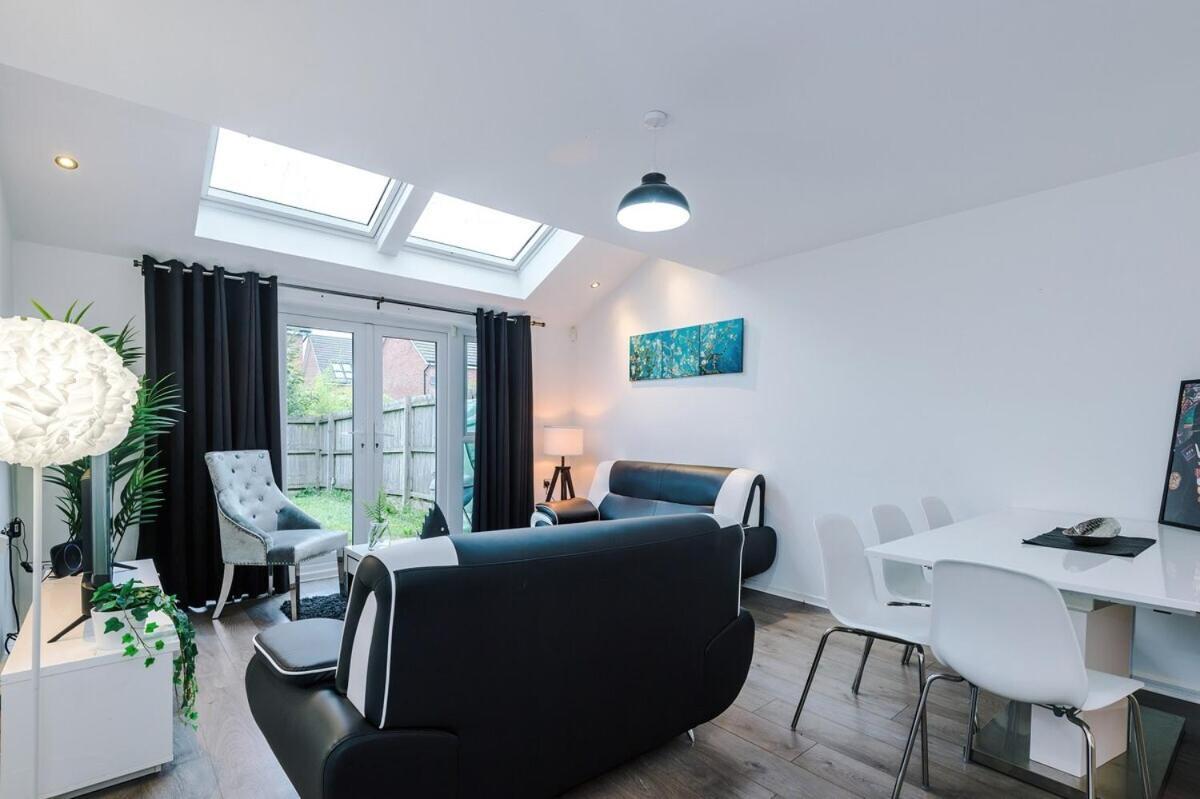 The Clover Townhouse Holiday home Manchester