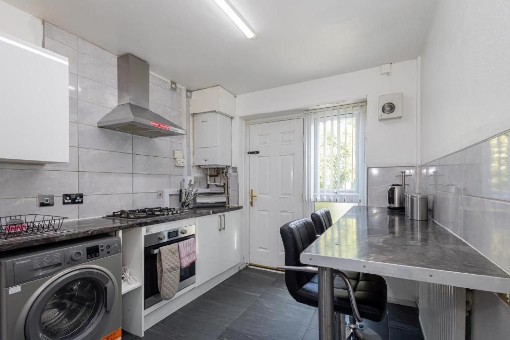 Townhouse In Old Trafford