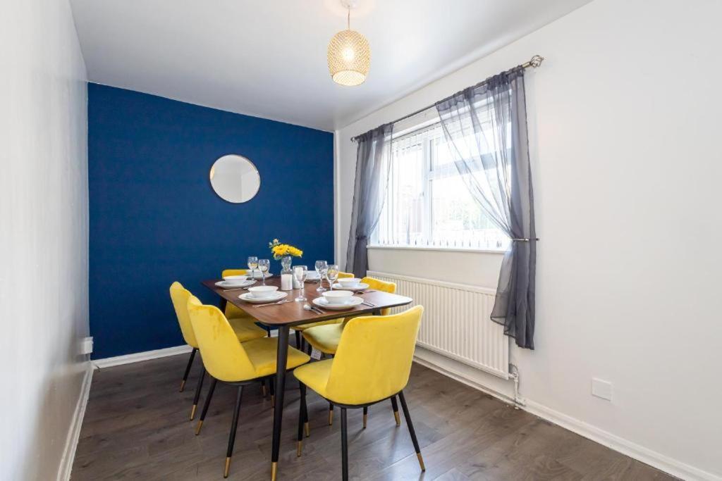 Townhouse In Old Trafford Holiday home Manchester