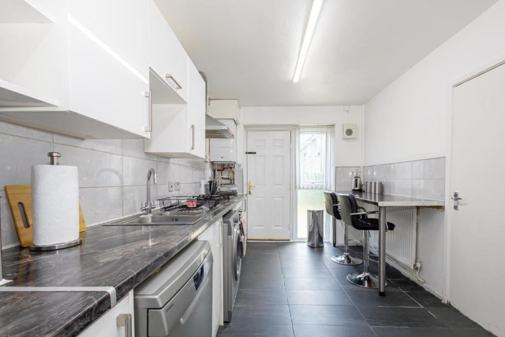 Holiday home Townhouse In Old Trafford Manchester
