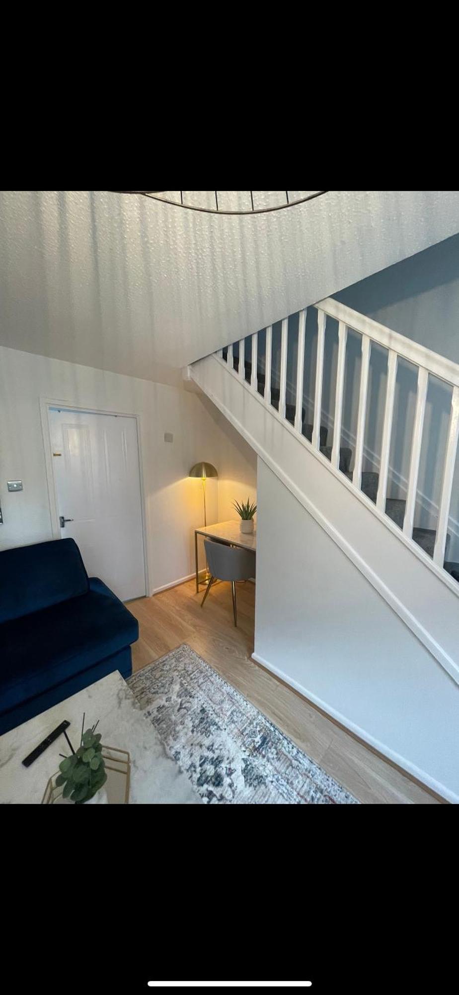 Entire Two Bed House With Gated Off Street Parking * Manchester