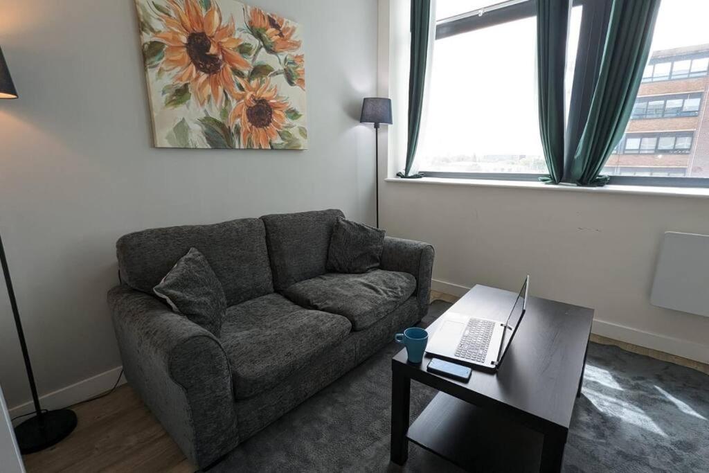 Lovely 1br Penthouse Near Mcr Stadiums Apartment