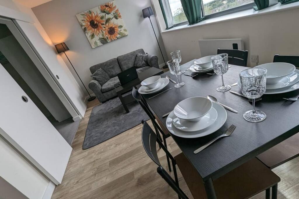 Lovely 1br Penthouse Near Mcr Stadiums Apartment