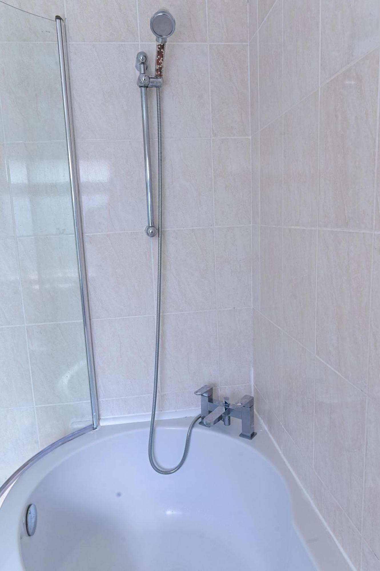 3 Bedroom House Free Wifi And Parking Holiday home *