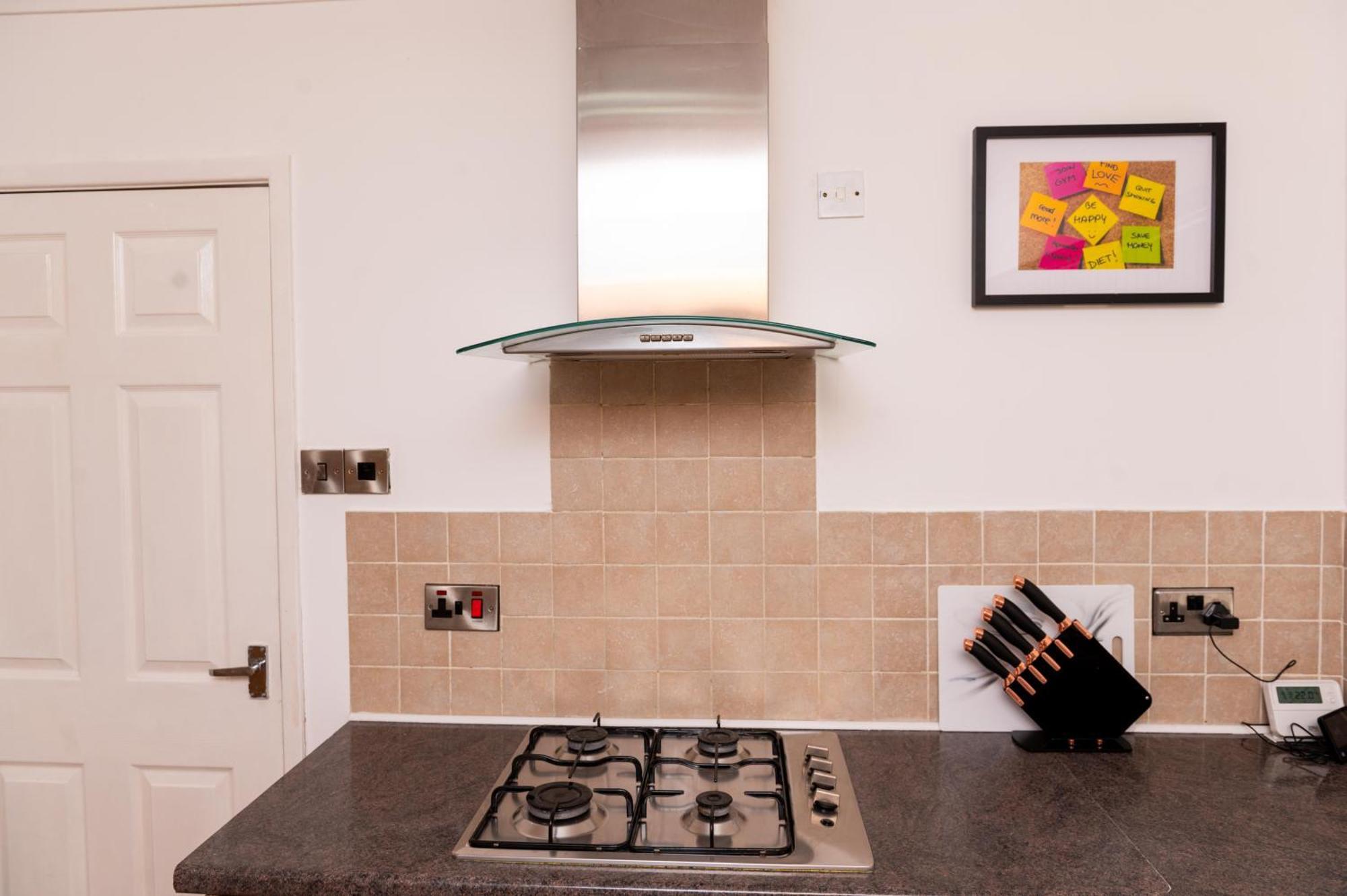 Holiday home 3 Bedroom House Free Wifi And Parking Manchester