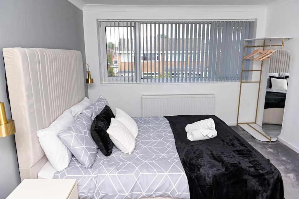 3 Bedroom House Free Wifi And Parking * Manchester