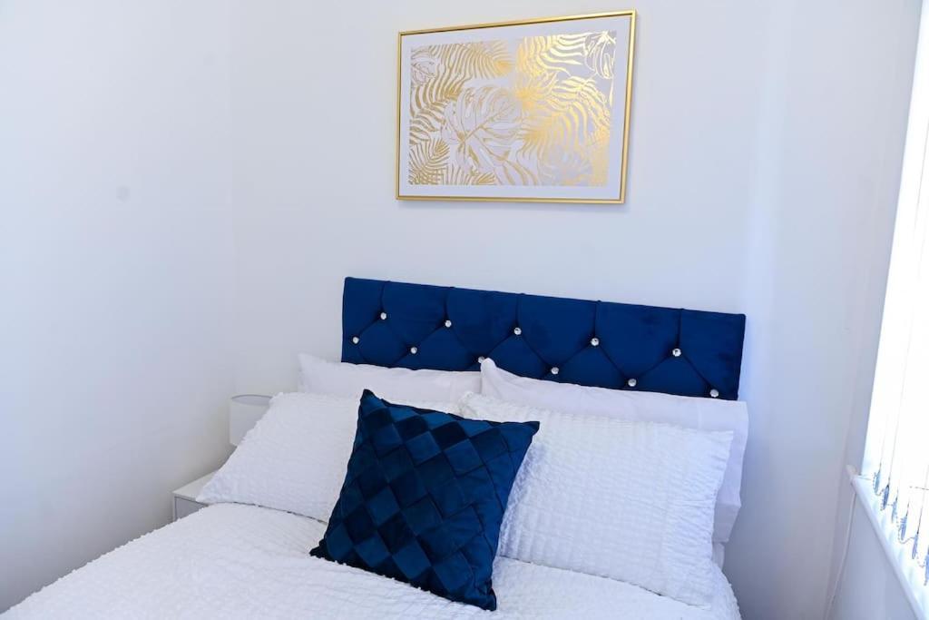 3 Bedroom House Free Wifi And Parking Holiday home