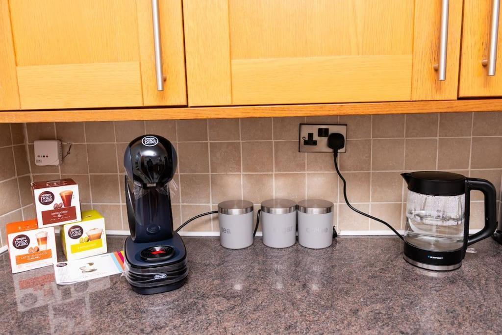 3 Bedroom House Free Wifi And Parking Holiday home