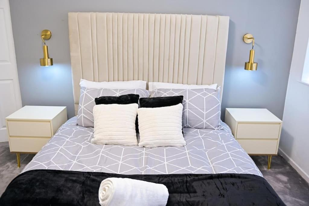 3 Bedroom House Free Wifi And Parking * Manchester