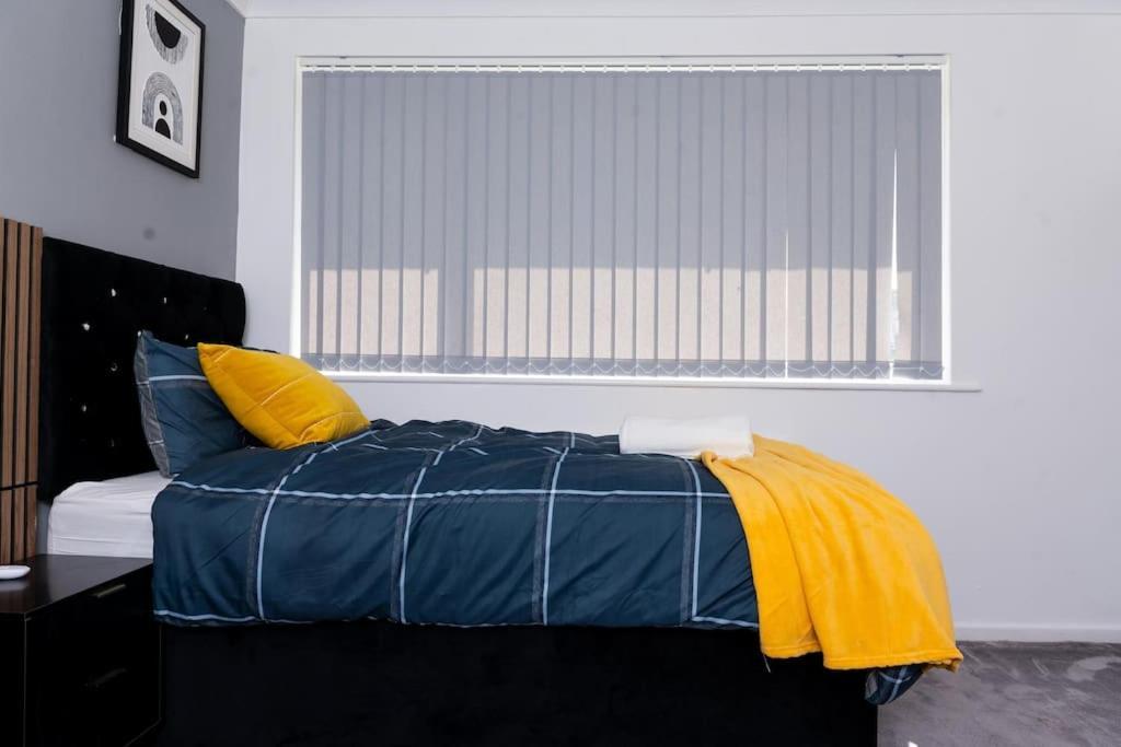 3 Bedroom House Free Wifi And Parking