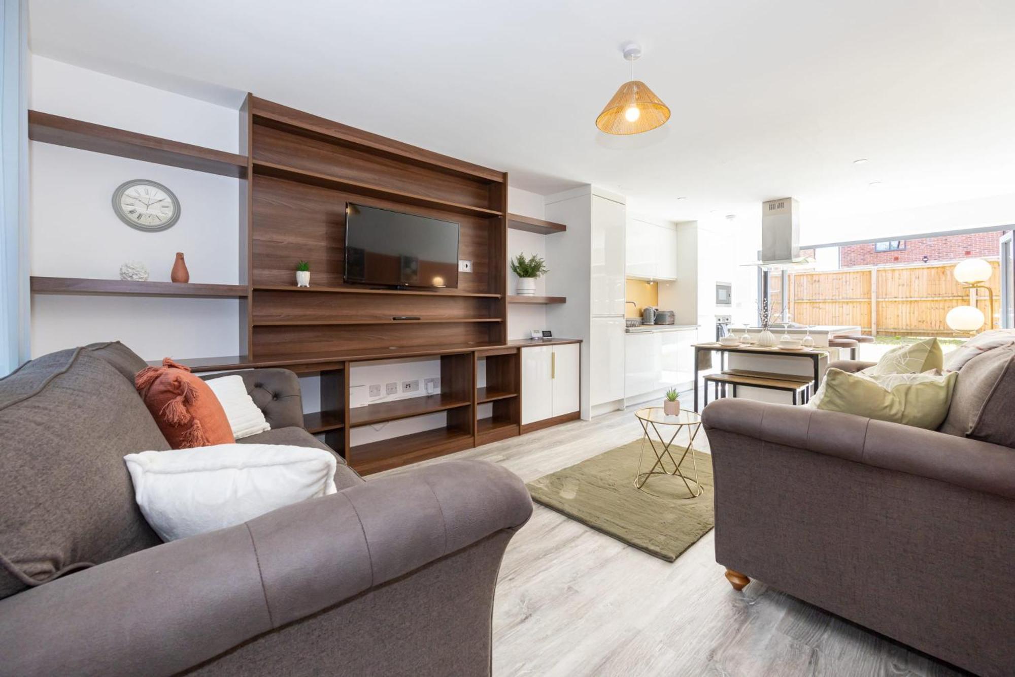 Rest&recharge At Brookdale House Holiday home Manchester