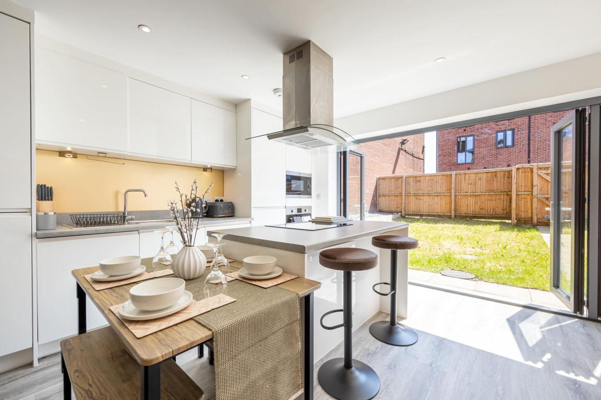 Rest&recharge At Brookdale House Holiday home Manchester