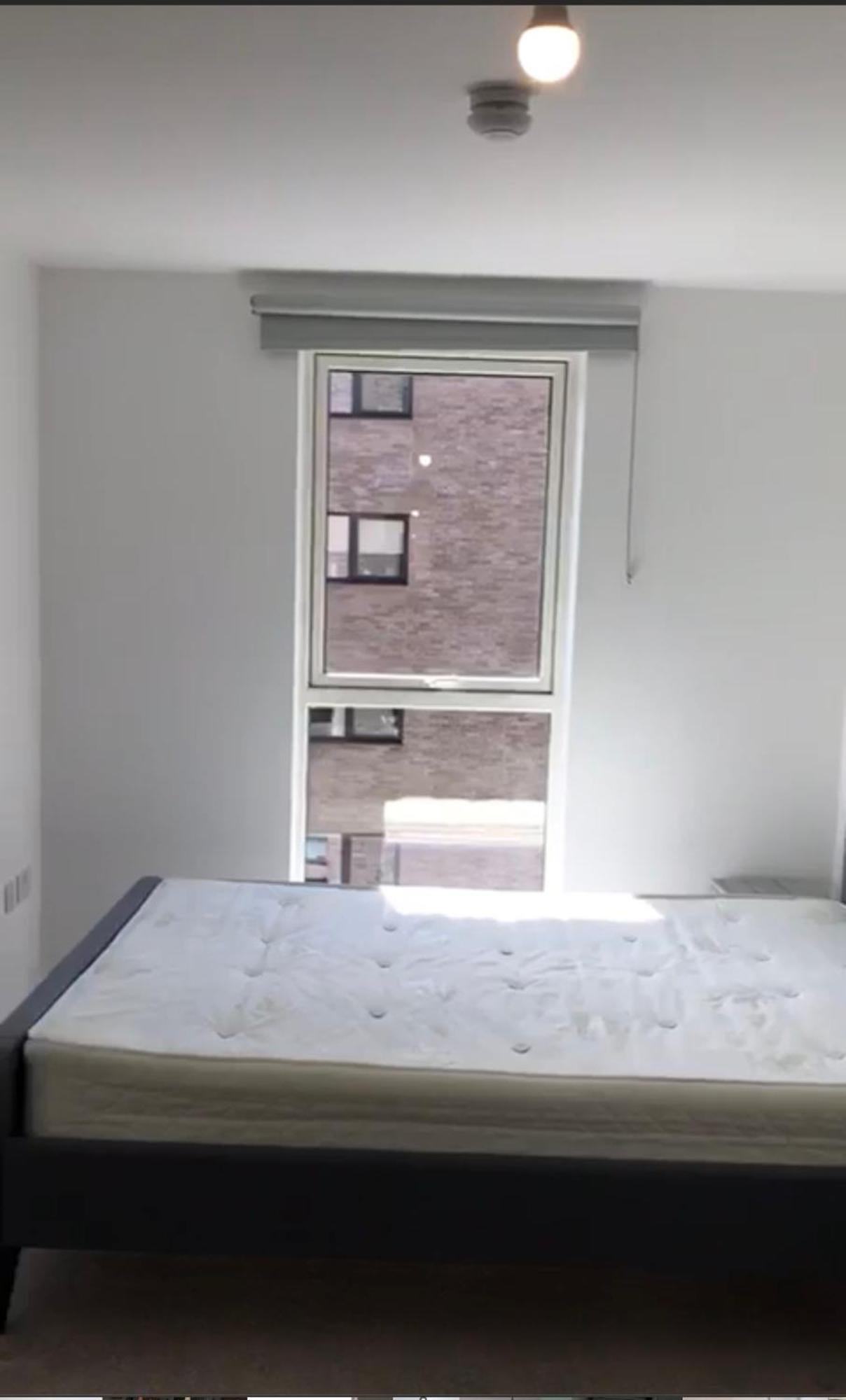 Large Double Ensuite In Luxury Building - Ideal For Professional Or Mature Student Homestay Manchester