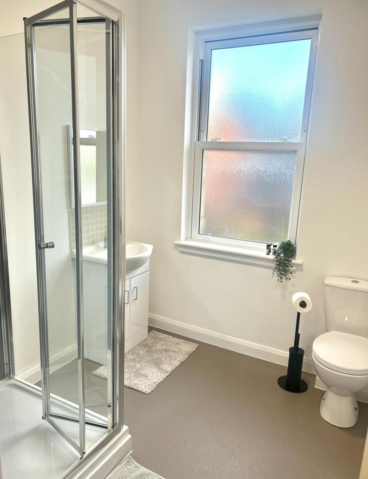 Failsworth 6 With Free Gated Parking Apartment *
