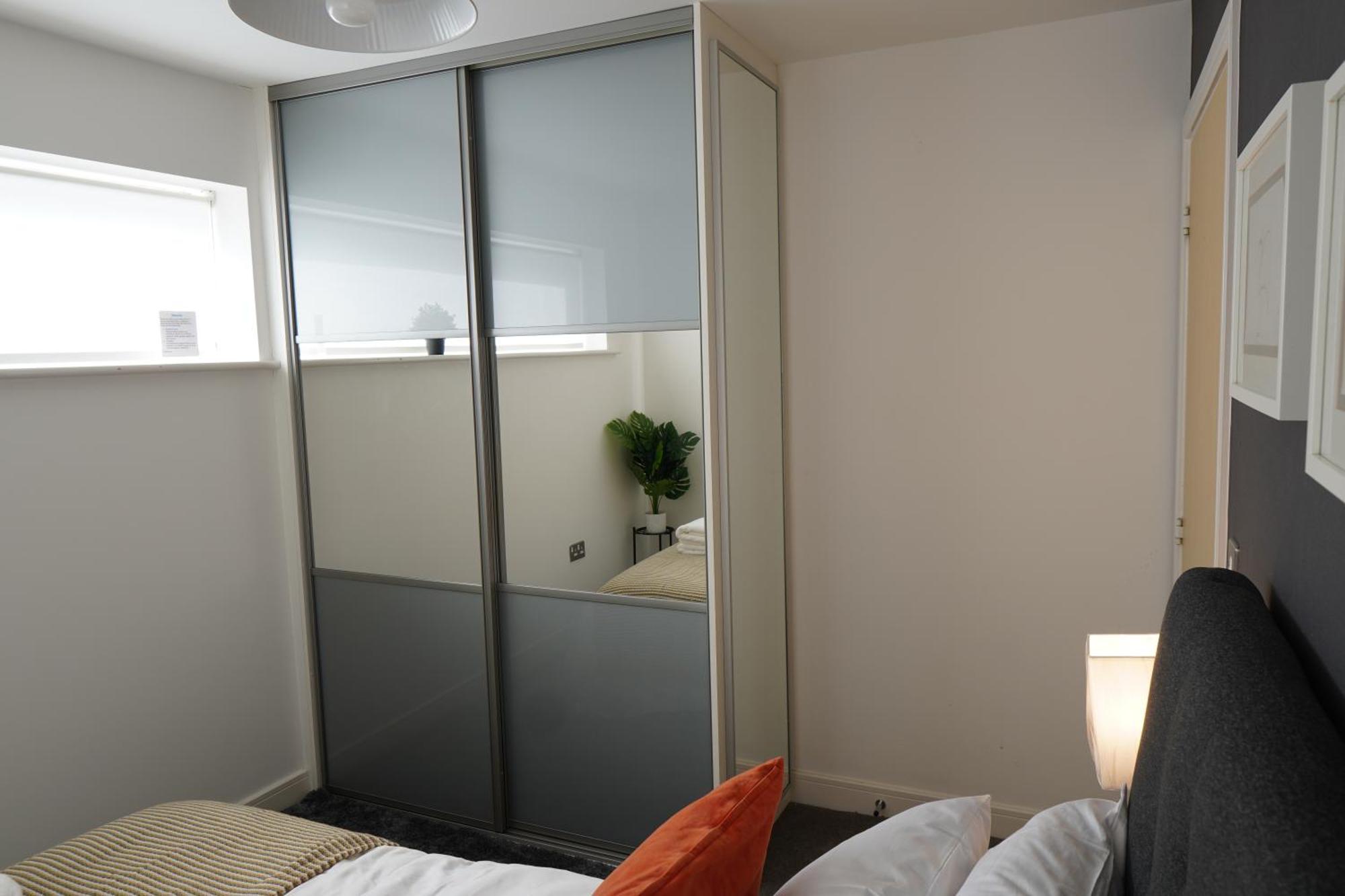 Luxury - Pick A - Free Parking & Kitchen Access, Near Etihad Stadium, The Coop Live & Piccadilly Station, * Manchester