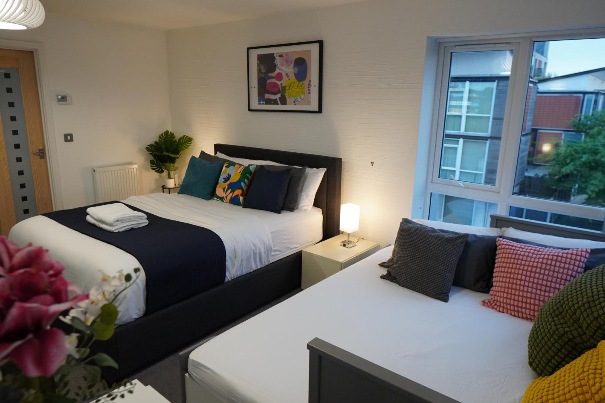 Luxury - Pick A - Free Parking & Kitchen Access, Near Etihad Stadium, The Coop Live & Piccadilly Station, * Manchester