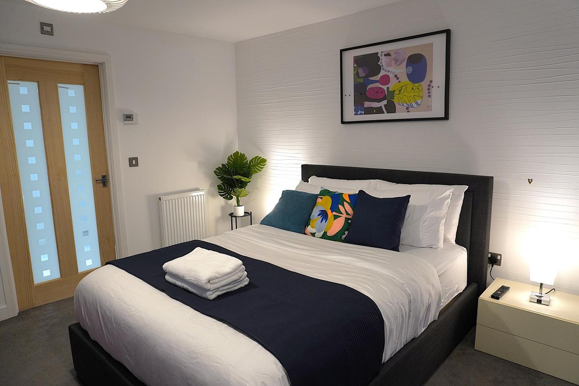Luxury - Pick A - Free Parking & Kitchen Access, Near Etihad Stadium, The Coop Live & Piccadilly Station,
