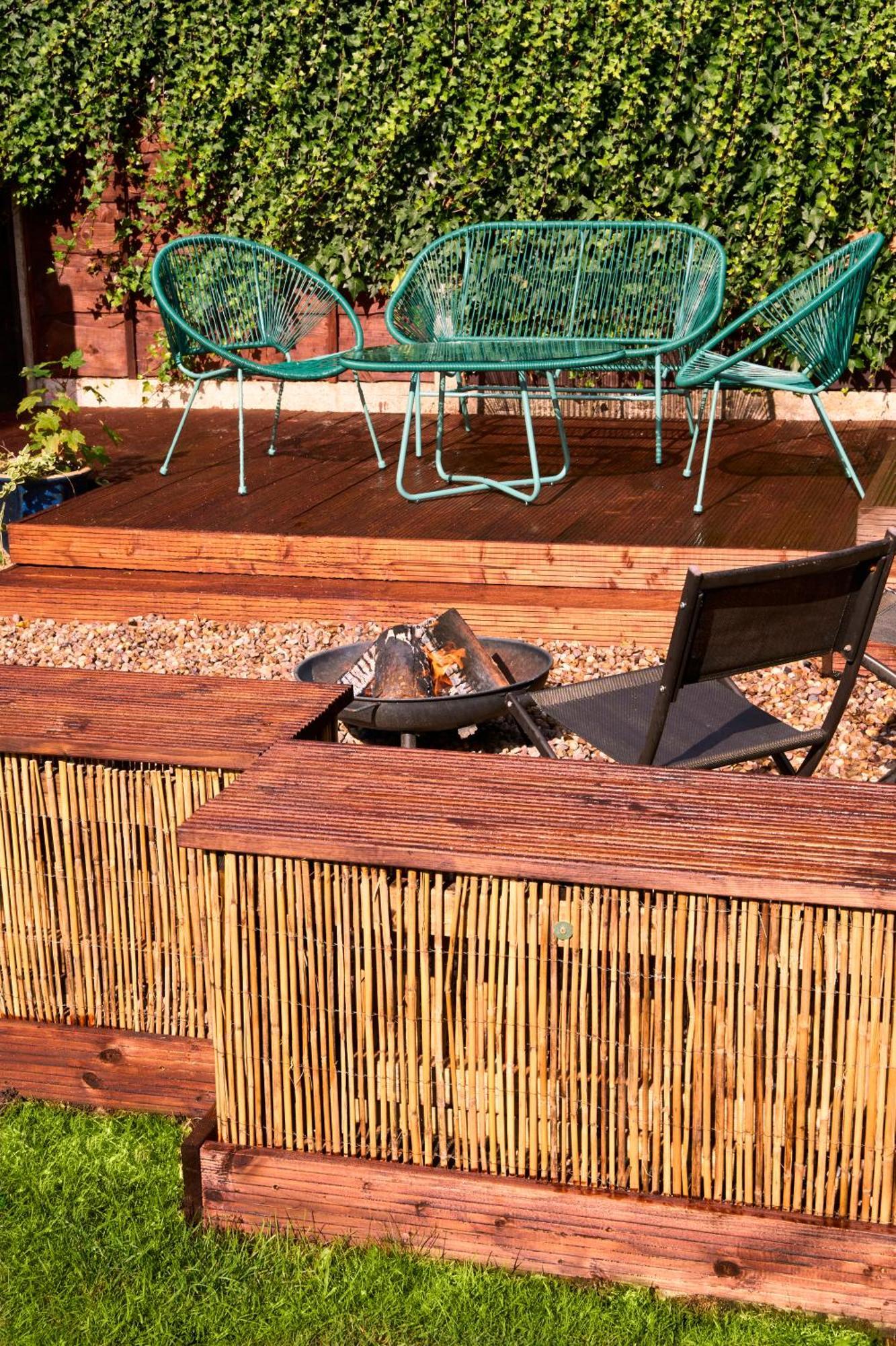 Stylish Event & Family For 12 In With Hot Tub Manchester