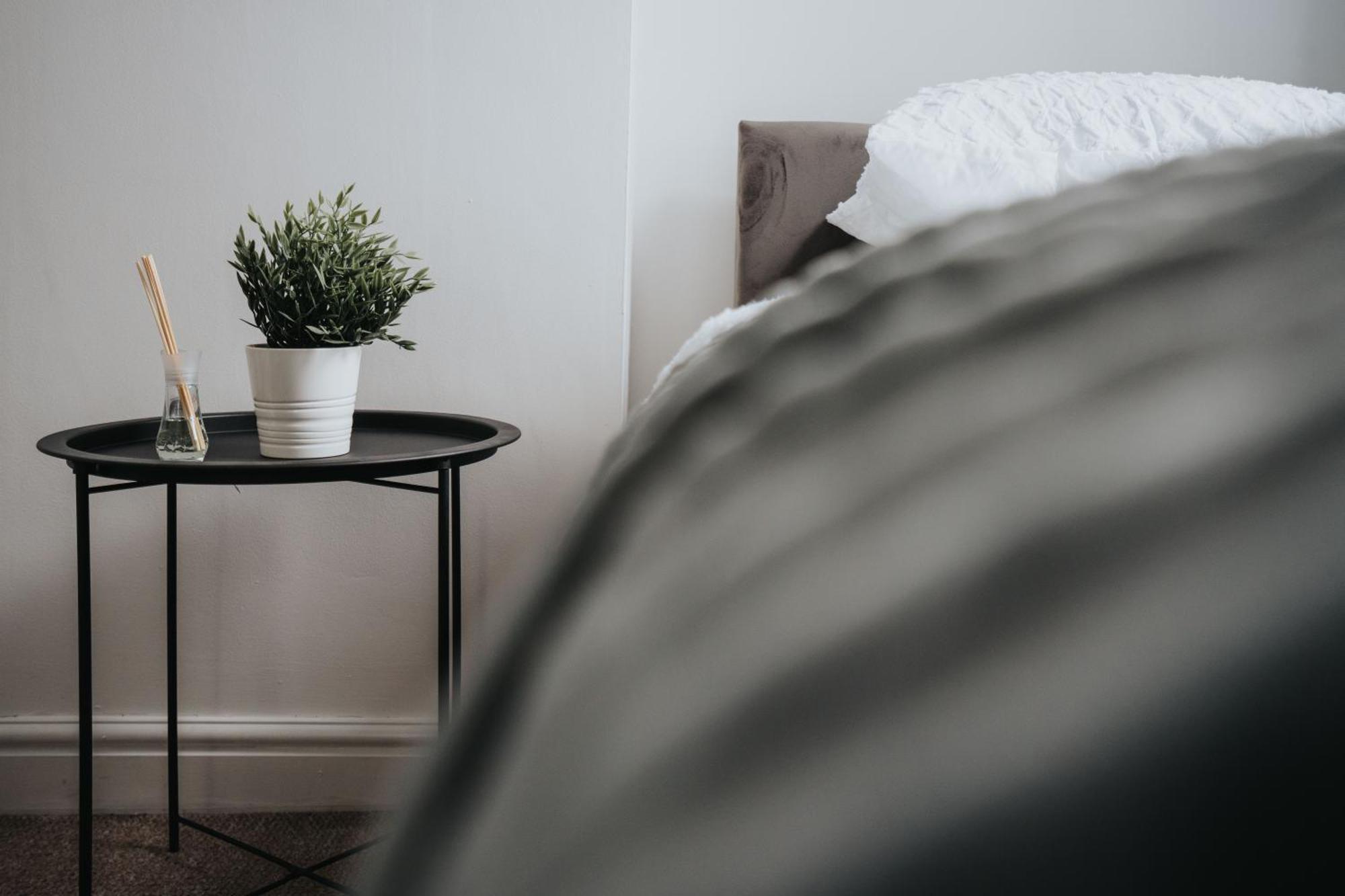 Modern & Spacious - Pool Table - Free Parking - Sleeps 10 Manchester