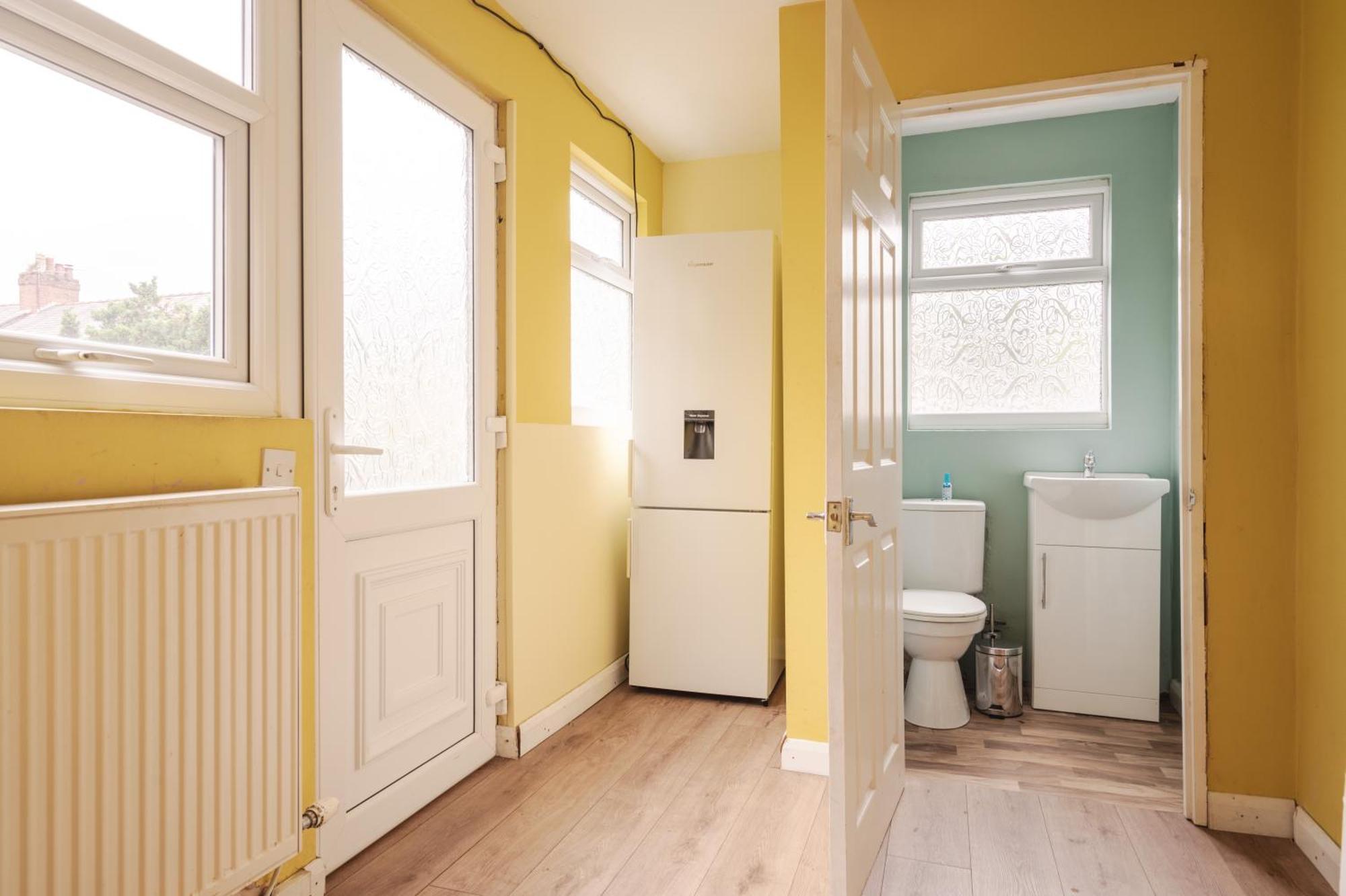 Modern & Spacious - Pool Table - Free Parking - Sleeps 10 Appartement *