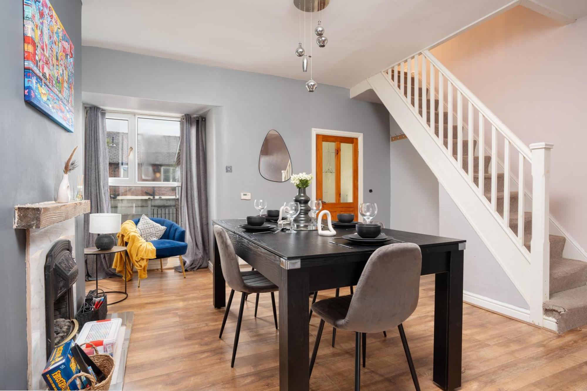 Appartement Modern & Spacious - Pool Table - Free Parking - Sleeps 10 *