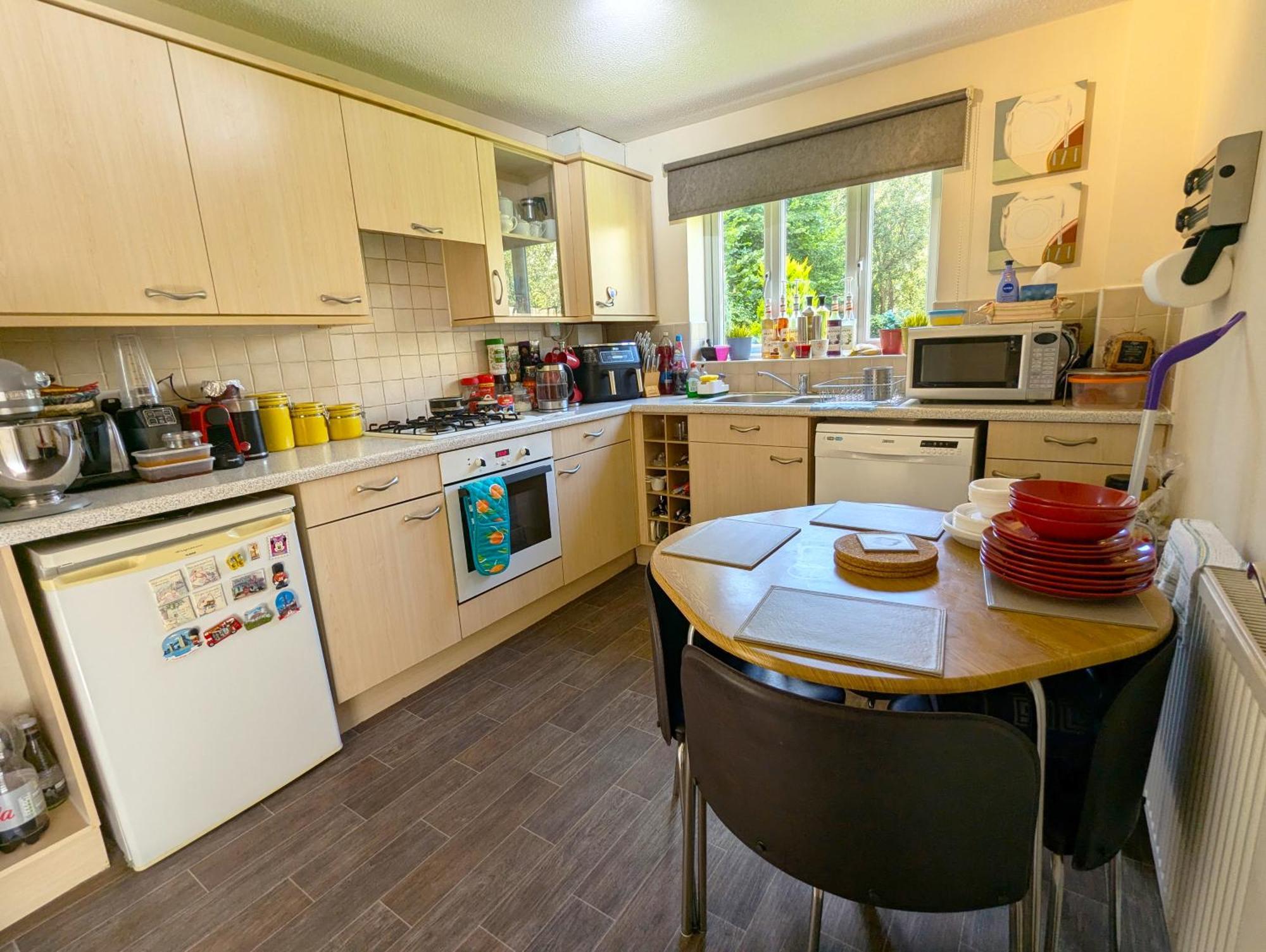 Spacious 4 Bed Riverside Manchester