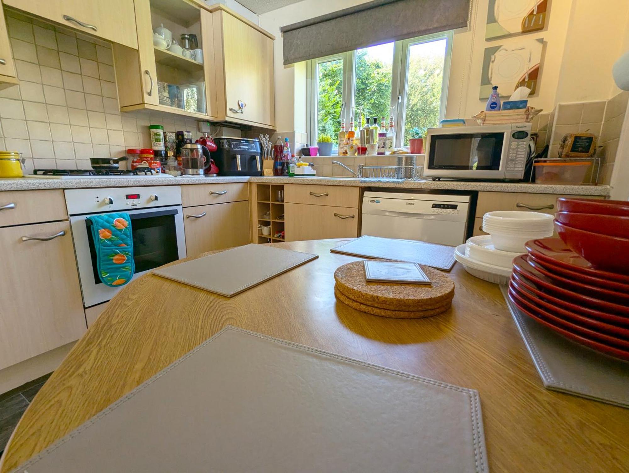 Spacious 4 Bed Riverside Manchester