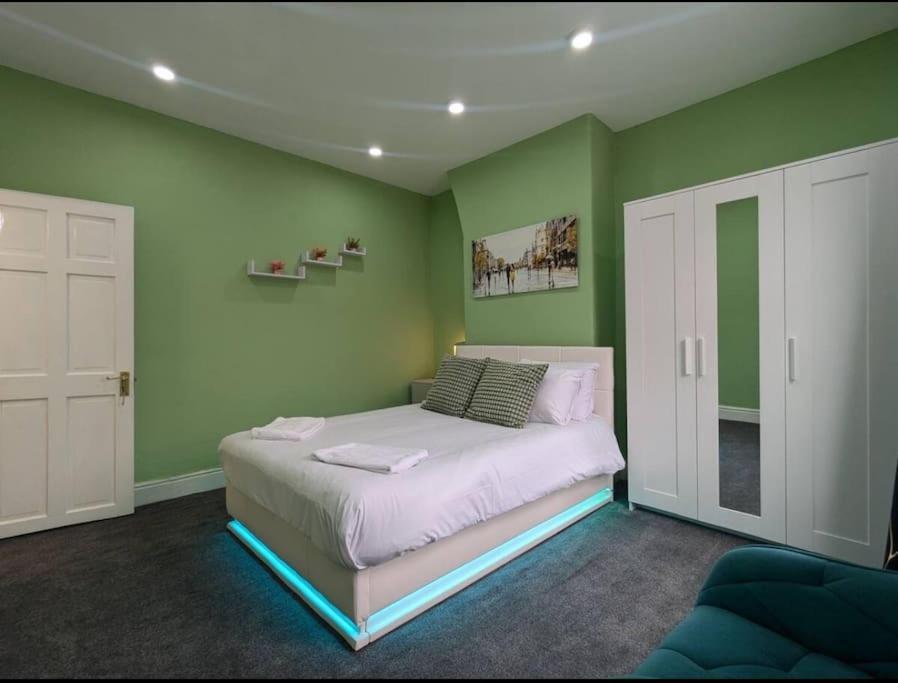 Beautiful 2 Bed 1 Bath Vakantiehuis *