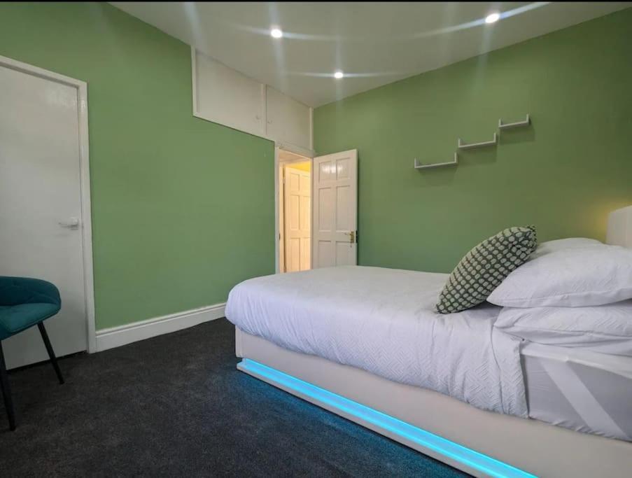 Beautiful 2 Bed 1 Bath Vakantiehuis *