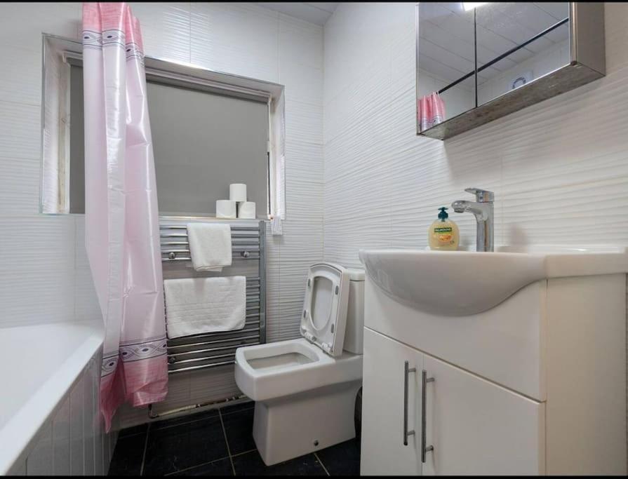 Vakantiehuis Beautiful 2 Bed 1 Bath Manchester