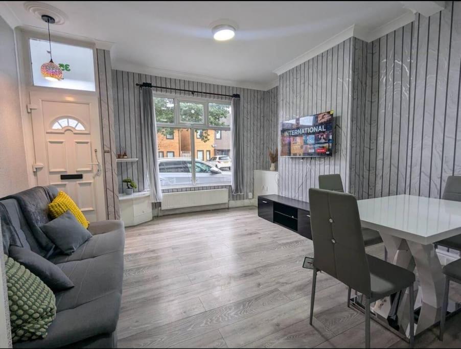 Vakantiehuis Beautiful 2 Bed 1 Bath