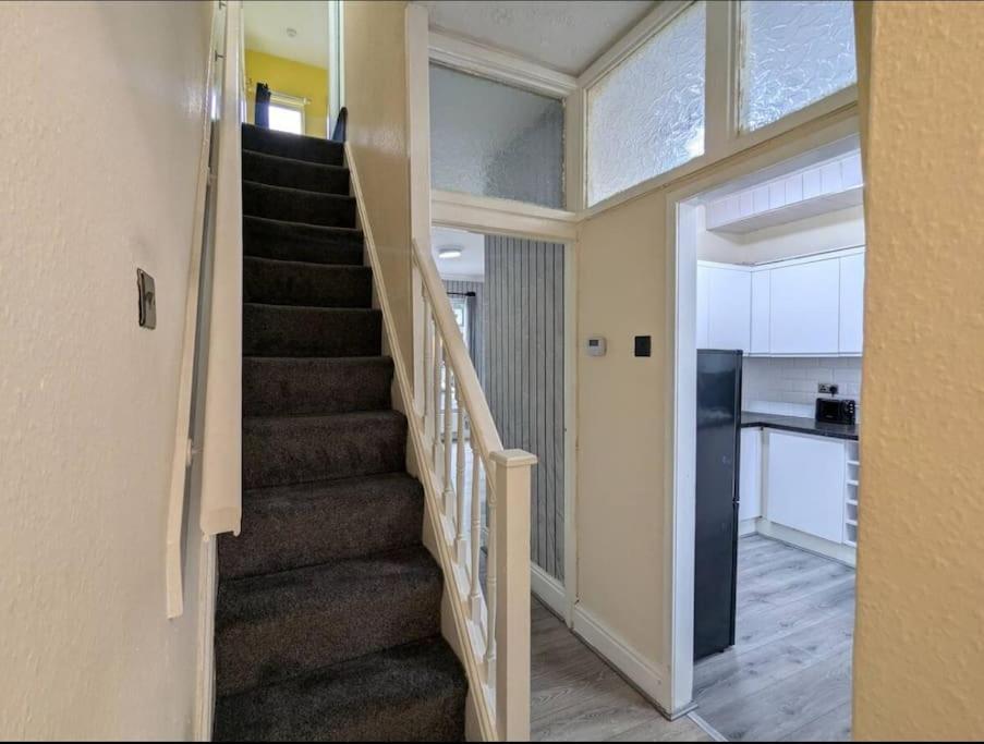 Vakantiehuis Beautiful 2 Bed 1 Bath *