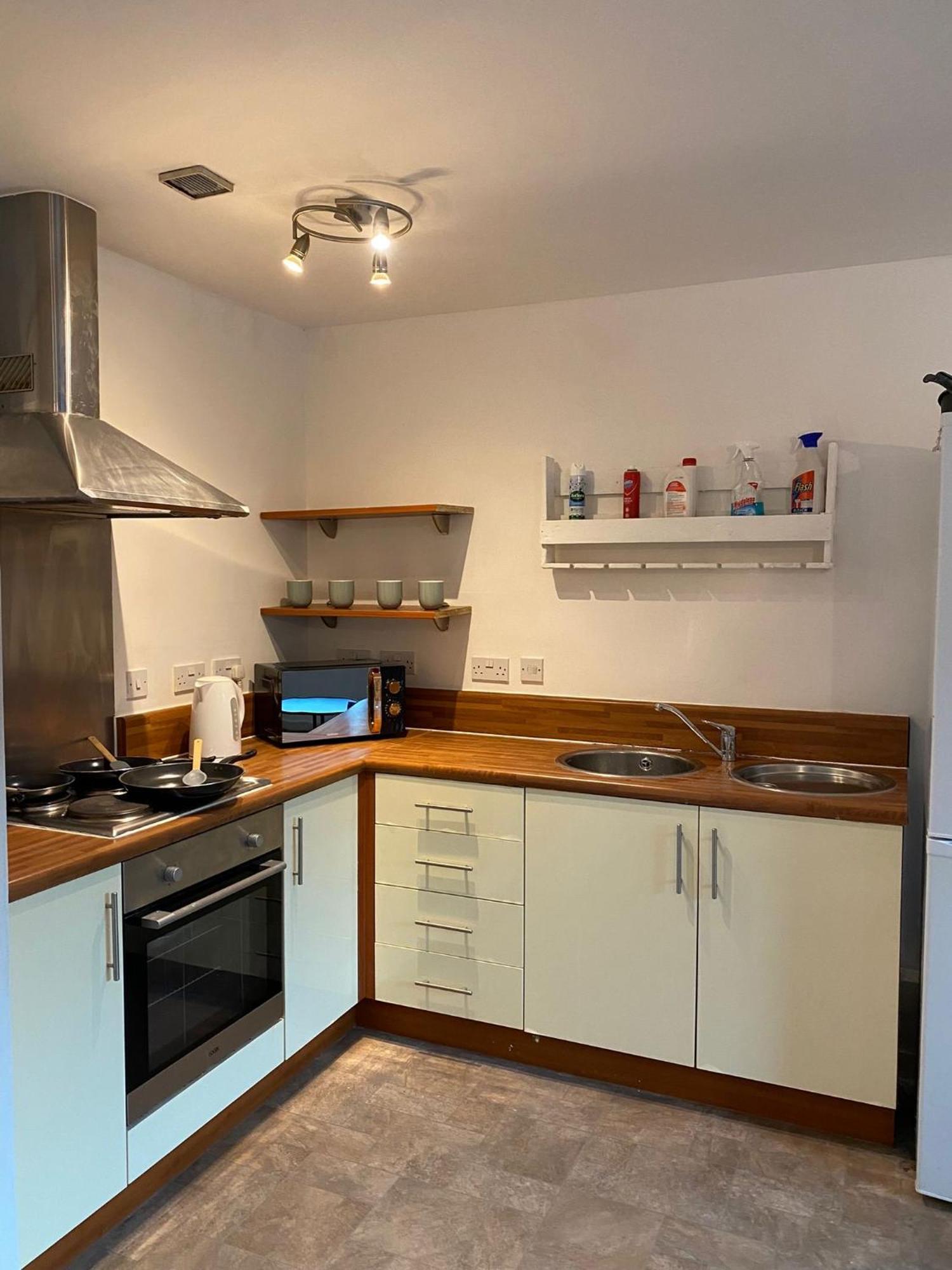 2 Bedroom 2 Bathroom Centre *