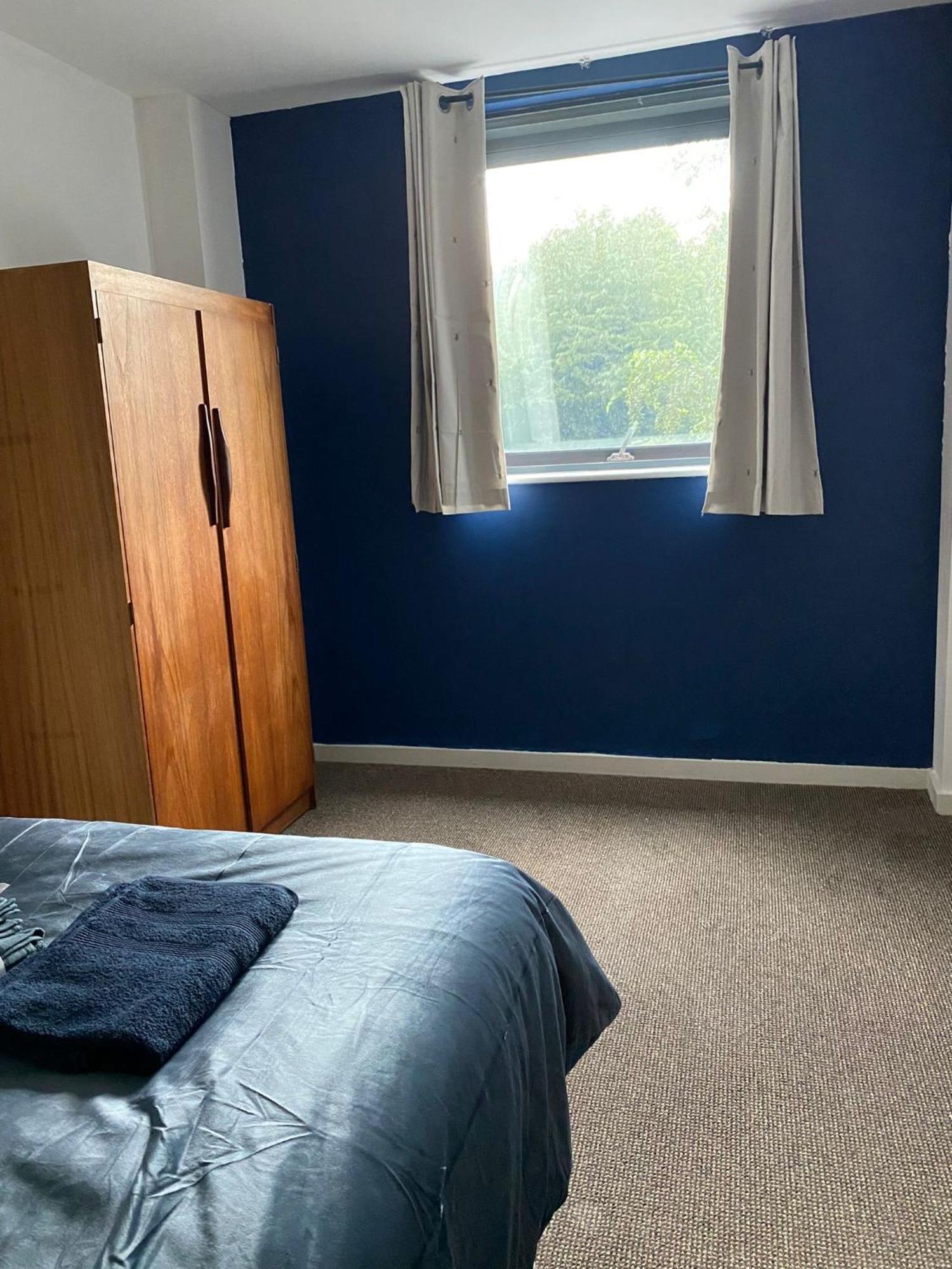 2 Bedroom 2 Bathroom Centre