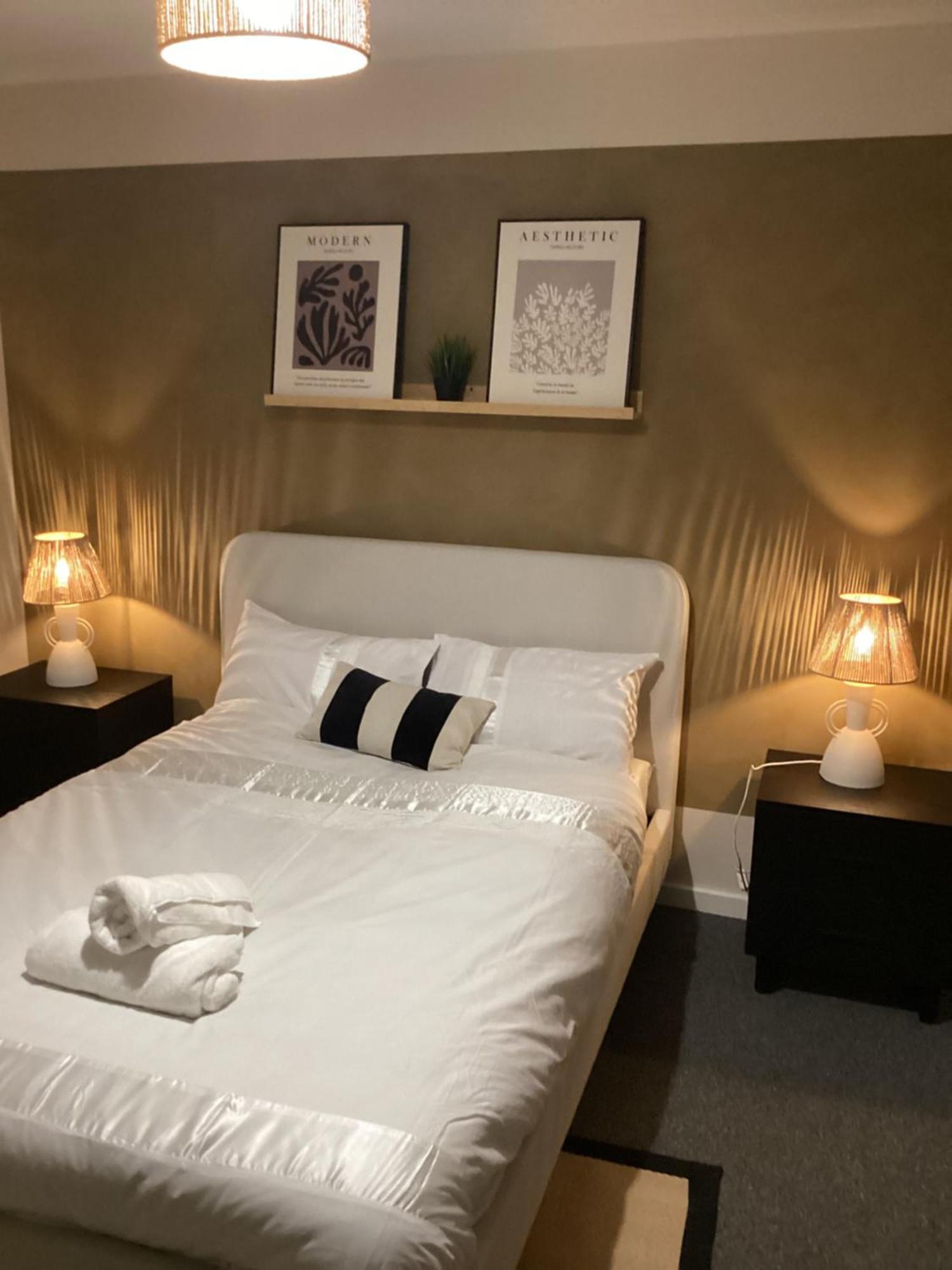 Deluxe 2 Bed Flat Manchester