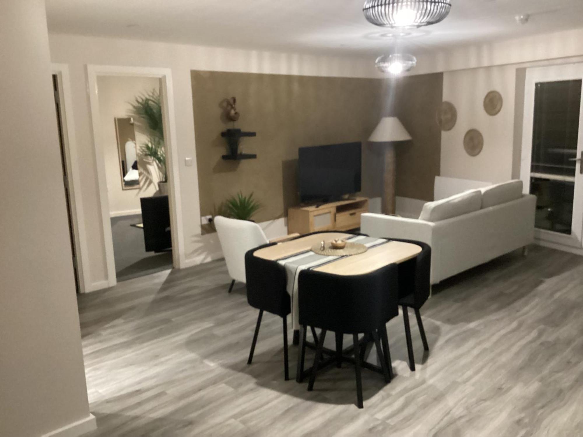 Deluxe 2 Bed Flat