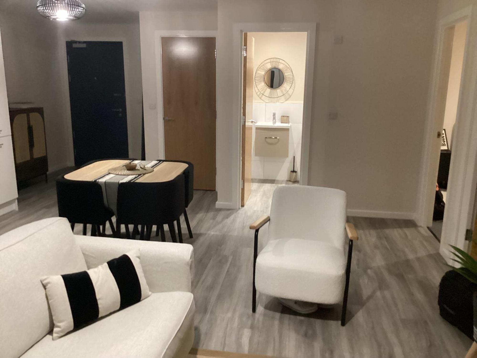 Deluxe 2 Bed Flat *