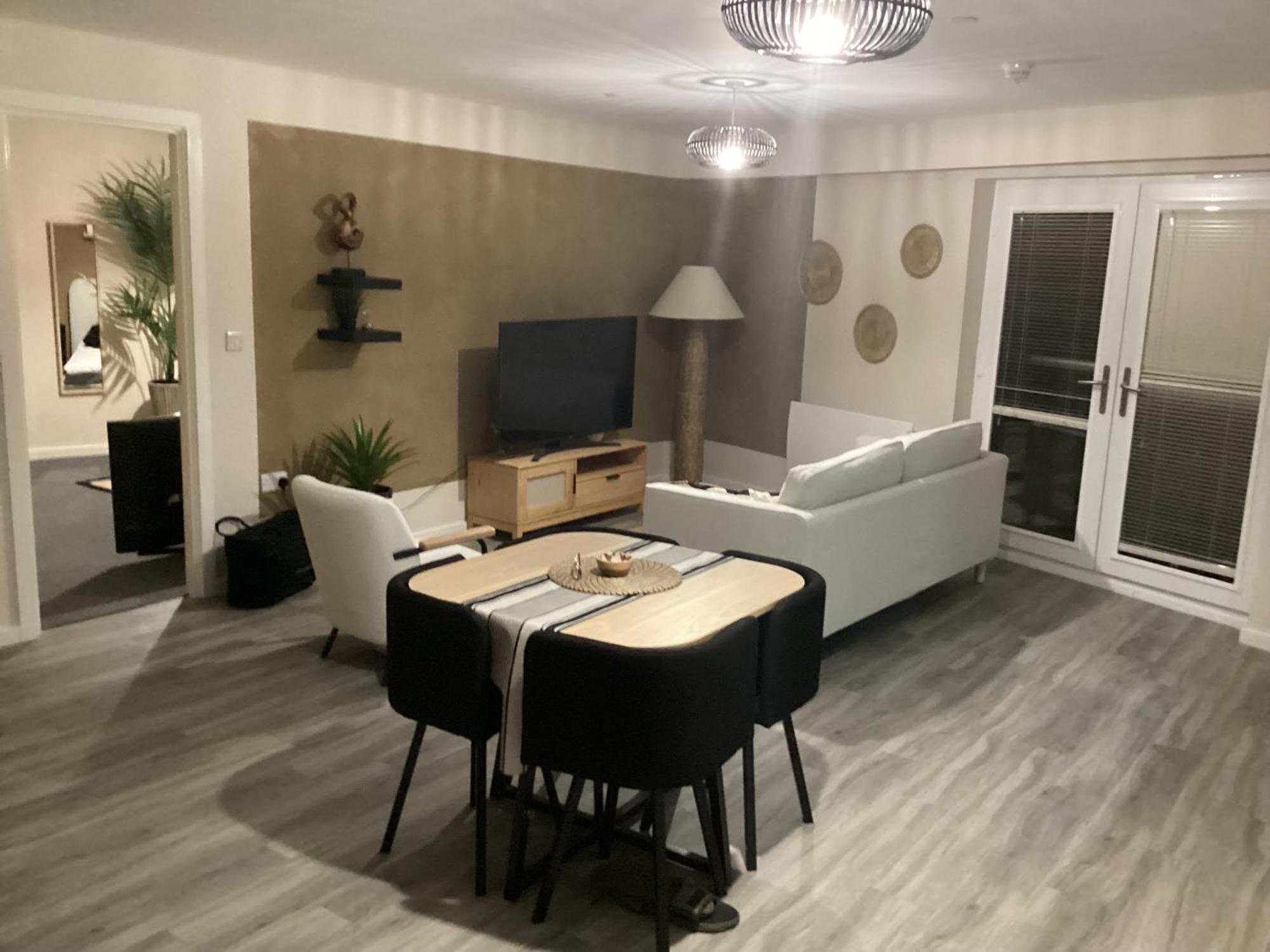 Apartment Deluxe 2 Bed Flat *