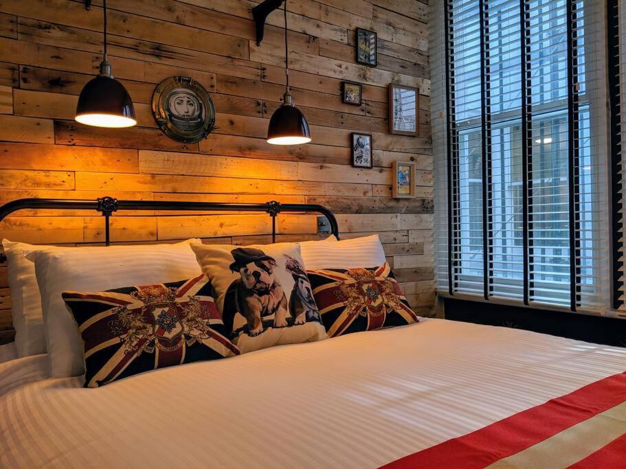 Boutique Centre Flat By Superhost