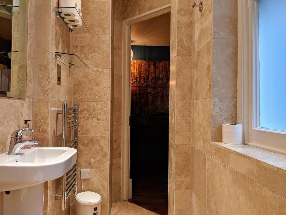 Boutique Centre Flat By Superhost *
