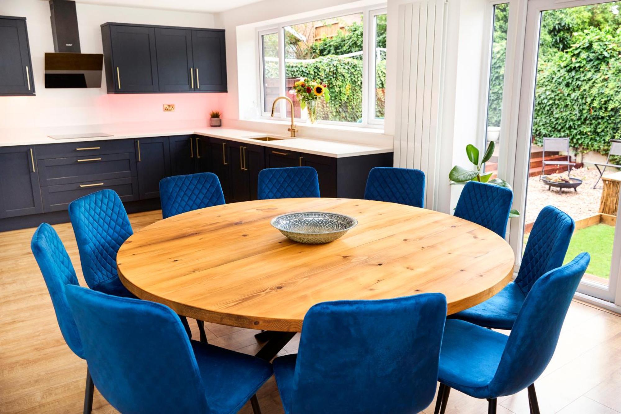 Holiday home Stylish Event & Family For 12 In With Hot Tub